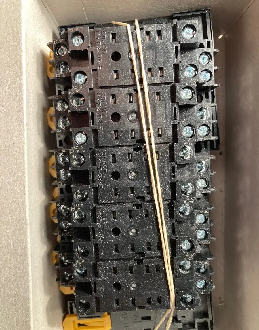 OMRON PYZF-08- E