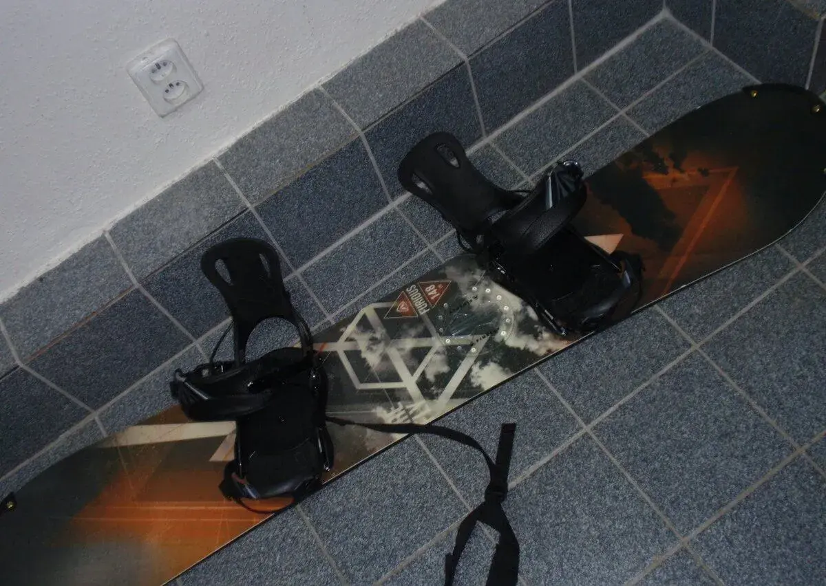 148 CM SNOWBOARD FIREFLY FURIOUS+FLOW VÁZÁNÍ