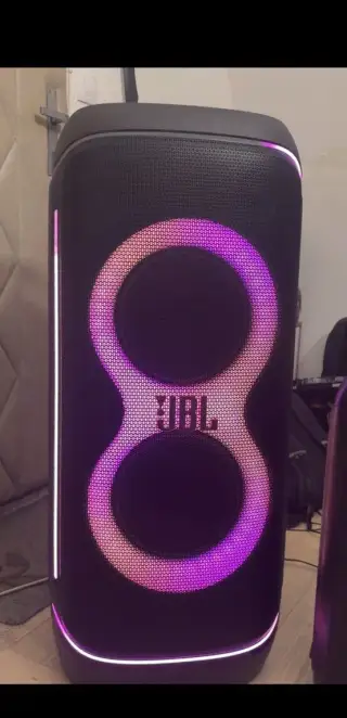 JBL reproduktor