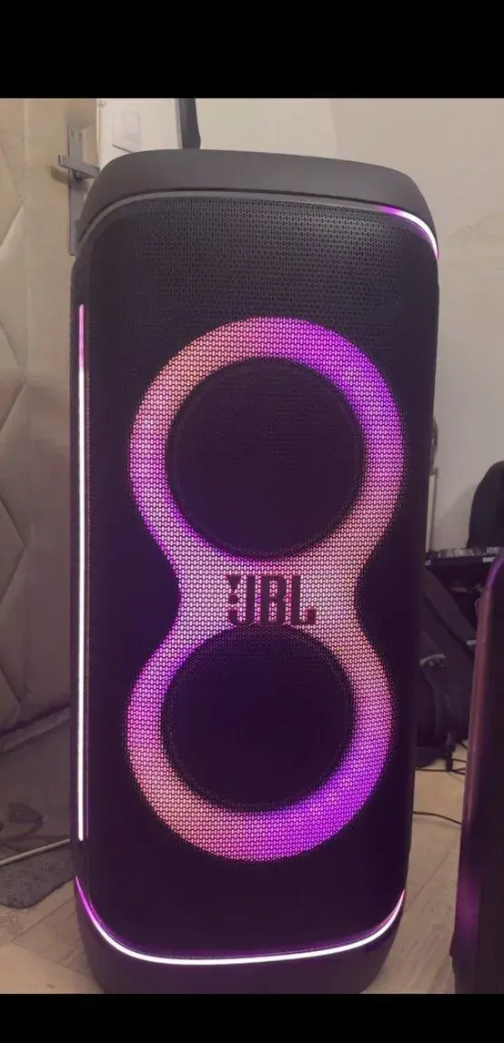 JBL reproduktor