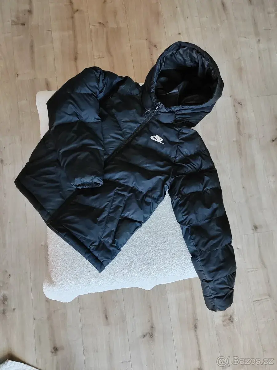 Dívčí bunda zn. Nike vel. 137-147 cm