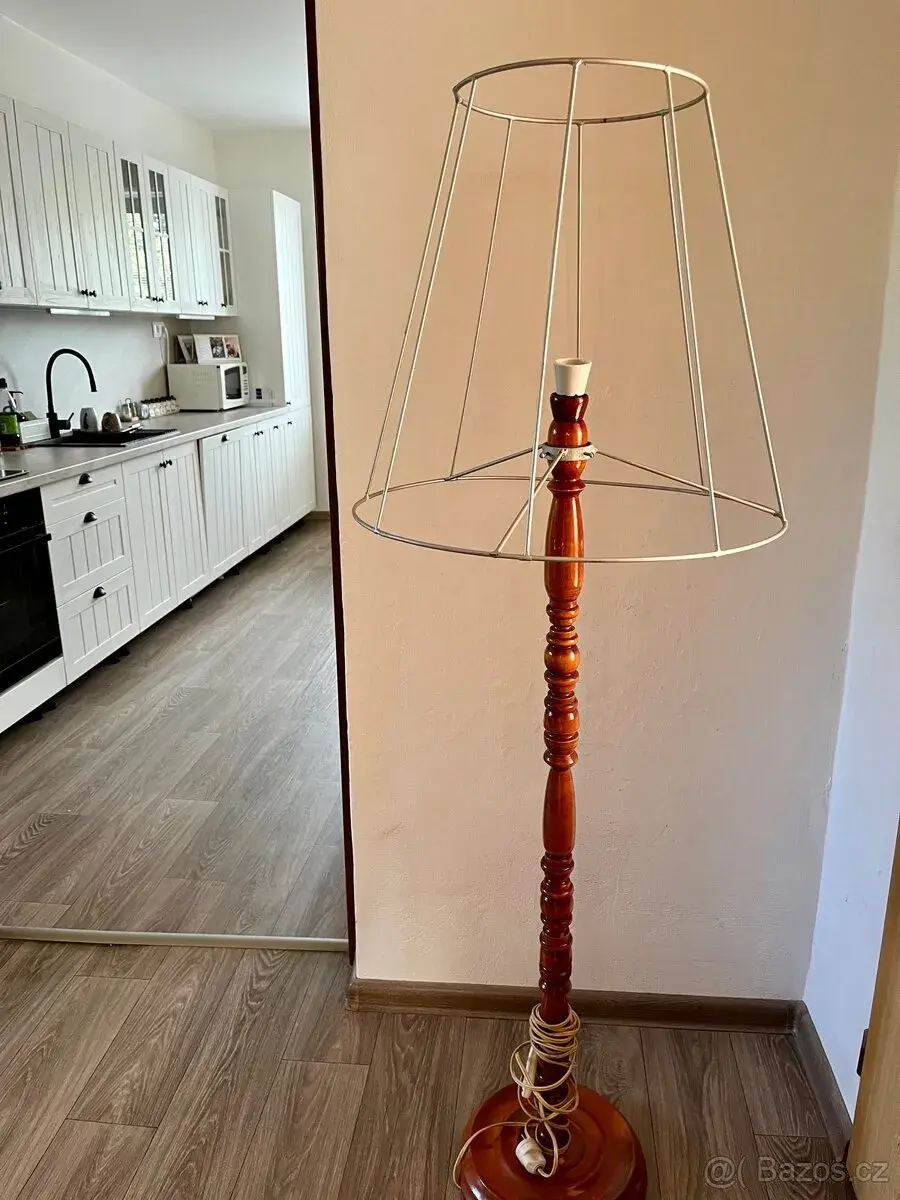 Starožitná vintage lampa