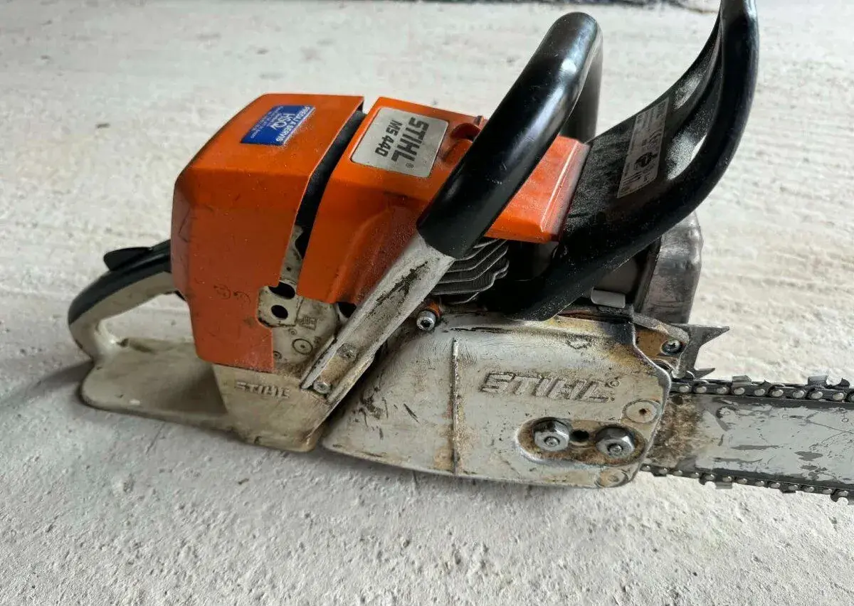 Motorovú pílu stihl ms 440