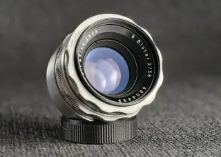 Carl Zeiss BIOTAR 58mm f2 M42 swirl bokeh