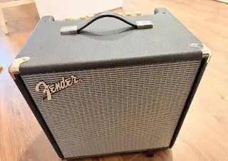 Baskytarové kombo Fender Rumble 40 V3 (40 W)