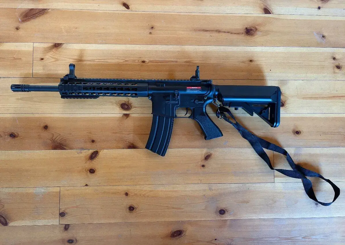 M4 elektrická airsoftka + 2 zásobníky