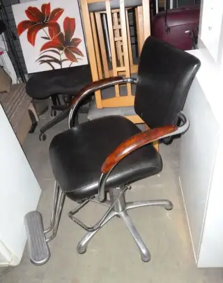 kadeřnické křeslo