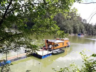 Hausbót -rek.plavidlo vč.kotvícího místa Orlík n.Vltavou