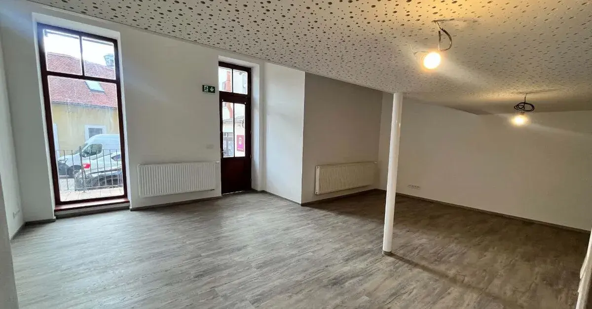 Pronájem obchodních prostor 67 m2 v centru Znojma