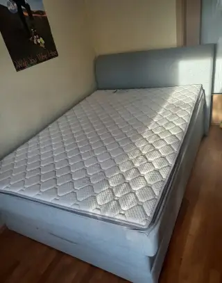 Postel s matrací 140x200 a úložným prostorem