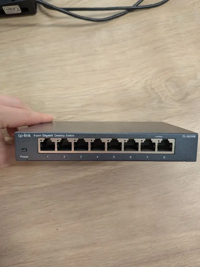 TP-Link TL-SG108 – 8portový Gigabit Ethernet Switch (5ks)