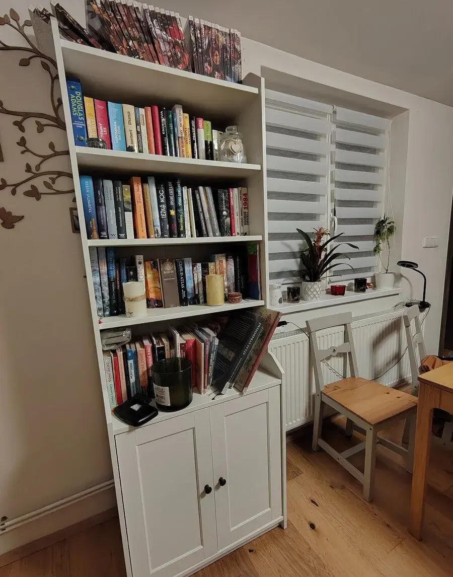 2 ks Ikea Hauga knihovna, komoda
