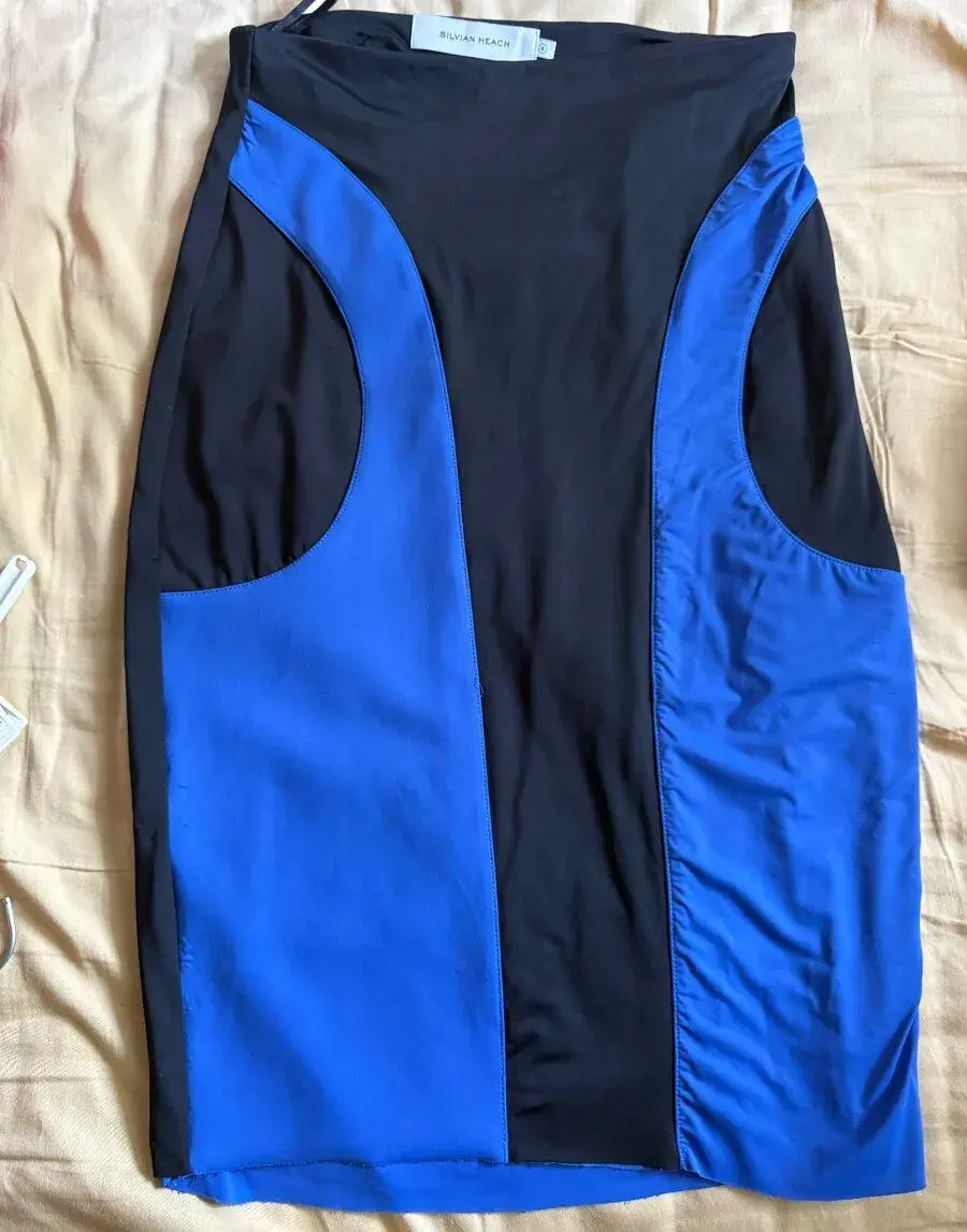 Sukně ke kolenům elegantní strečová