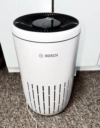Chytrá čistička vzduchu Bosch Air 4000i skvělý stav