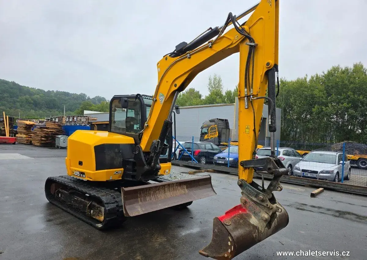 Pásový bagr JCB 85Z-2, rok výroby 2021, 2842 motohodin