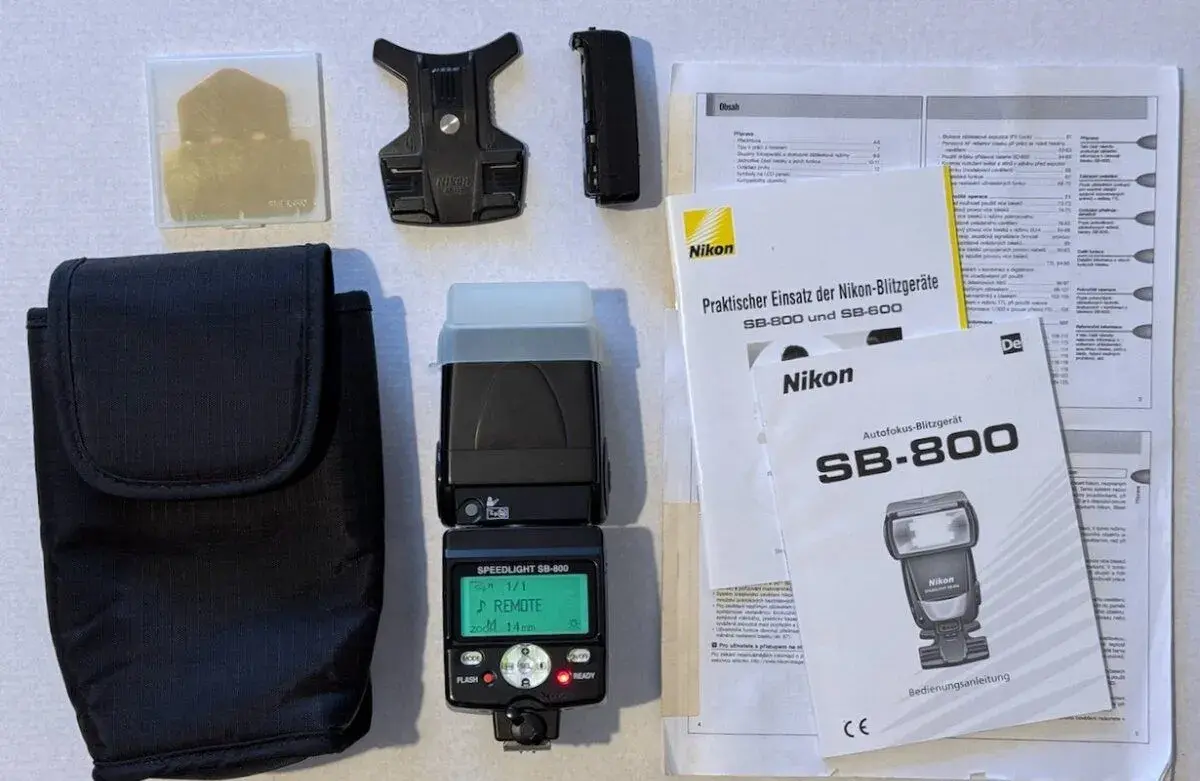 Nikon SB-800 s příslušenstvím