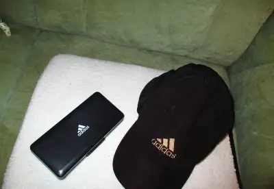 adidas kšiltovka +baterka set