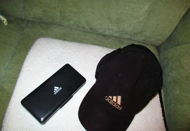adidas kšiltovka +baterka set