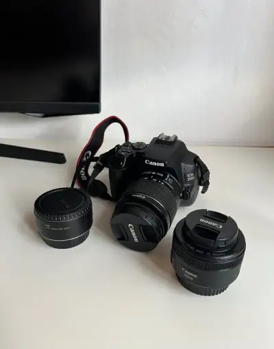 Canon EOS 250D + 3 objektivy, brašna, stativ a příslušenství