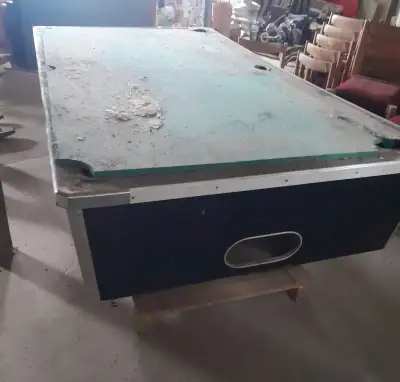 Kulečníkový stůl s břidlicovou deskou (8 ft) – na renovaci