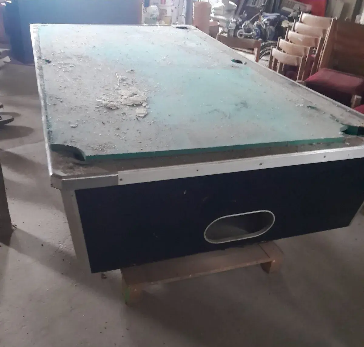 Kulečníkový stůl s břidlicovou deskou (8 ft) – na renovaci