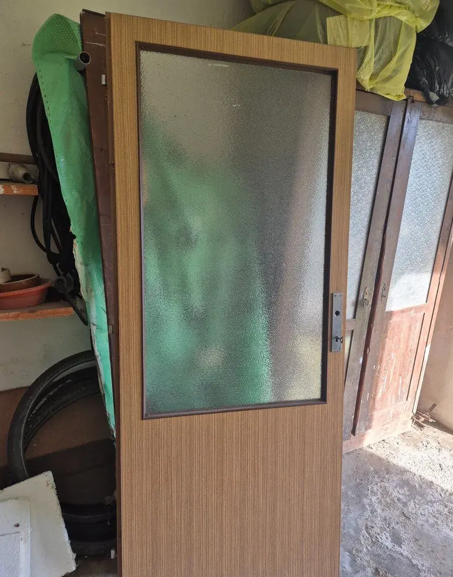 2ks dveře 80 cm ze 2/3 prosklené