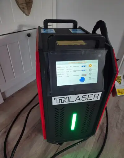 Čistící kontinuální laser