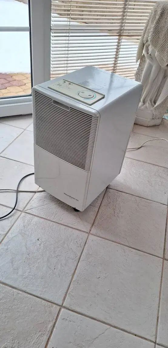 ODVLHČOVAČ vzduchu profi, 10l za den