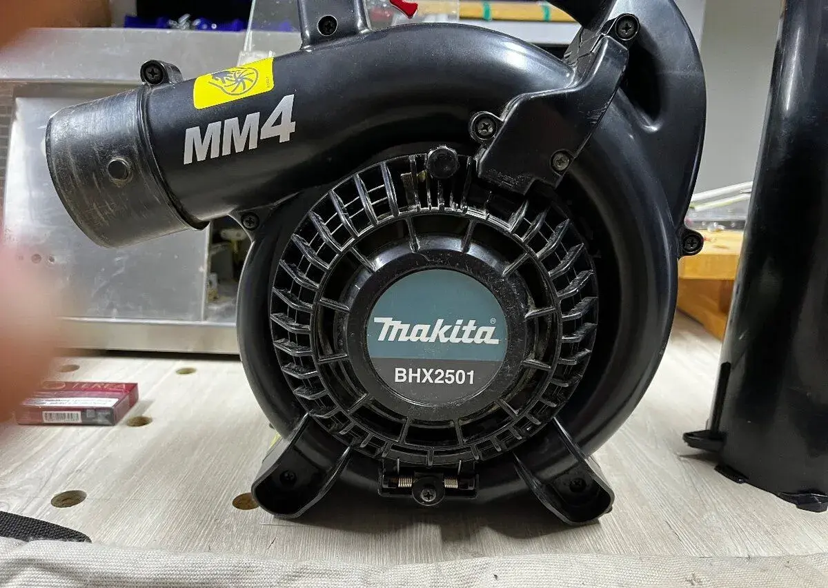 foukač/vysavač Makita BHX 2501