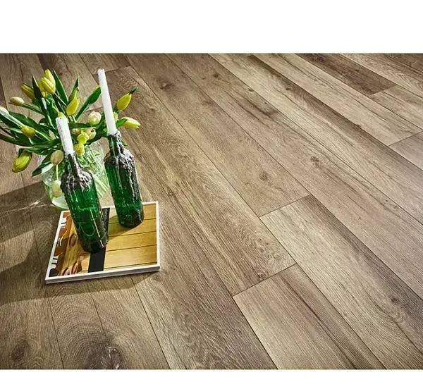 17,76 m2 laminátové podlahy