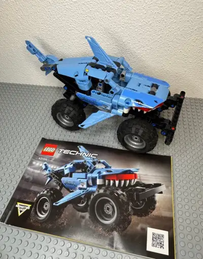 LEGO Technic 42134 - Monster Jam Megalodon