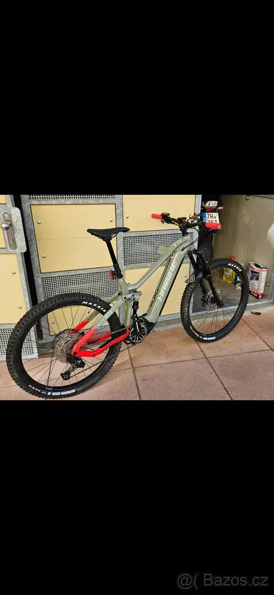 Haibike AllMtn 4 v barevné kombinaci Gloss Khaki