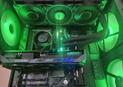 GIGABYTE Radeon RX 9070 GAMING OC 16G