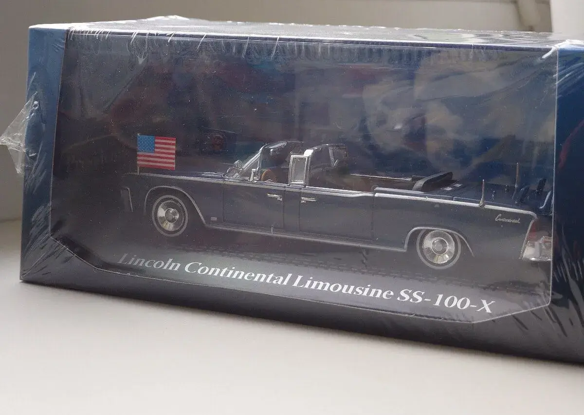 Lincoln Continental SS 100 - ATLAS 1:43