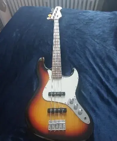 Baskytara HB - kopie Jazz Bass.