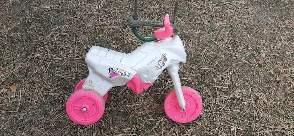 Plastové odrážedlo motorka růžová.