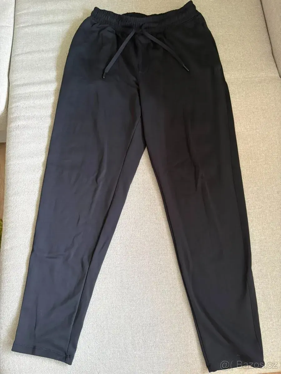 Sportovní kalhoty, tepláky Under Armour