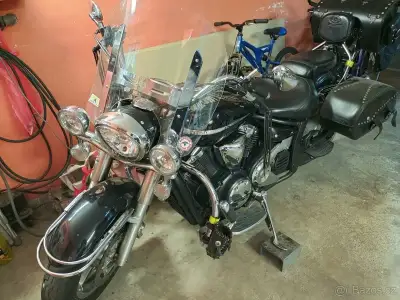 Yamaha XVS1300 A Midnight star