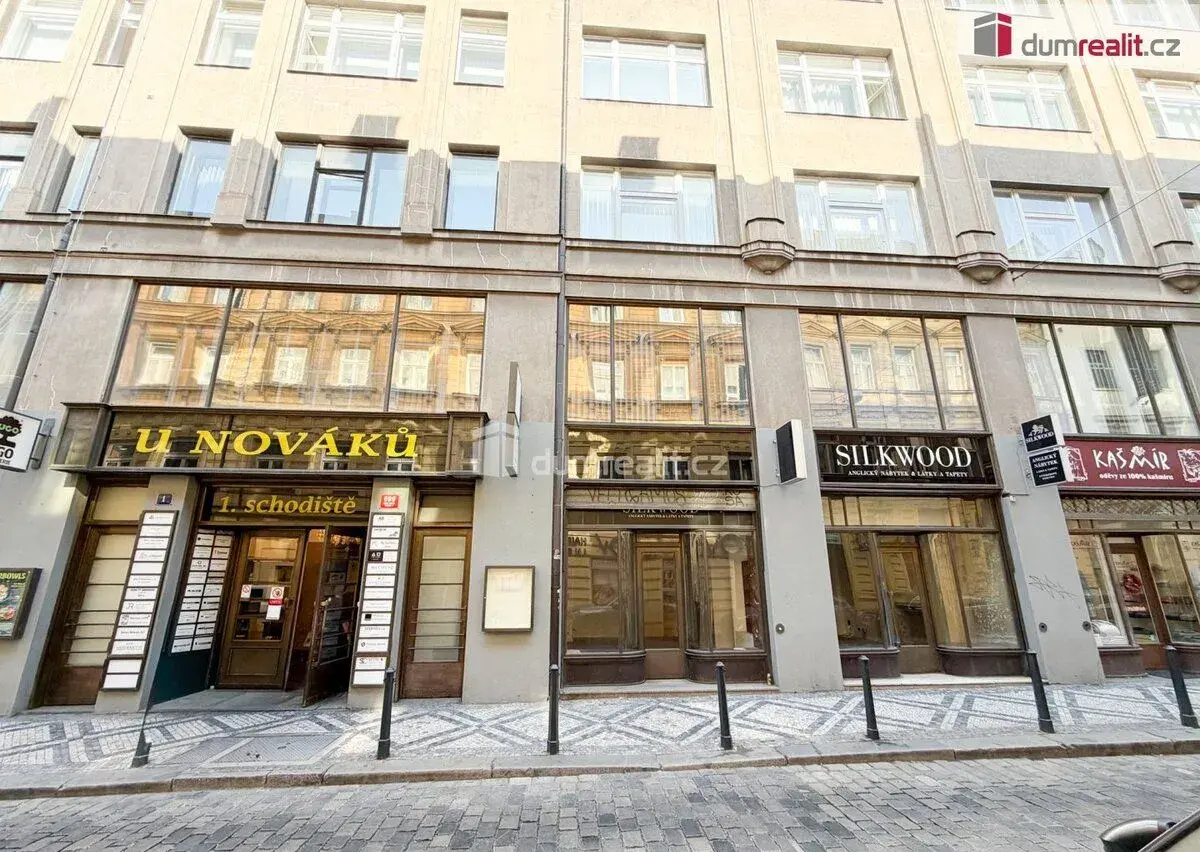 Pronájem obchodních prostor 60m2, Vodičkova, Praha 1