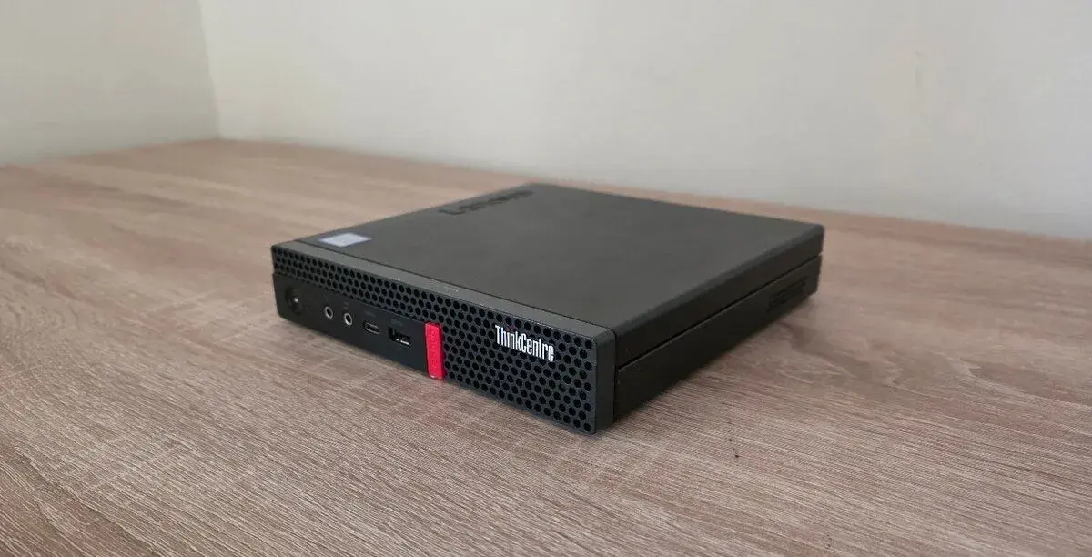 Lenovo ThinkCentre M630e (i3-8145U, 8 GB RAM, 256 GB SSD)