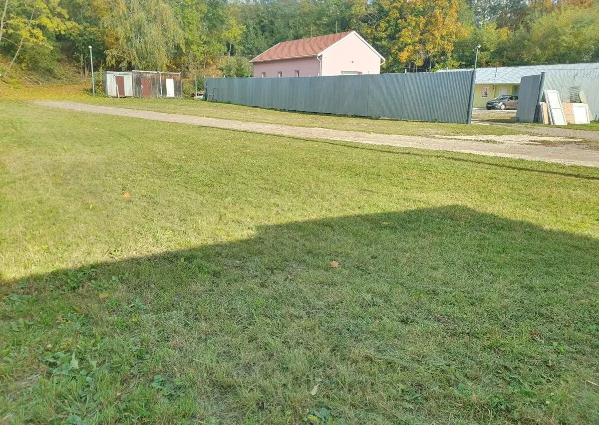 Pronájem-VOLNÁ PLOCHA ke skladování