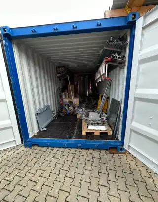 KONTEJNERY