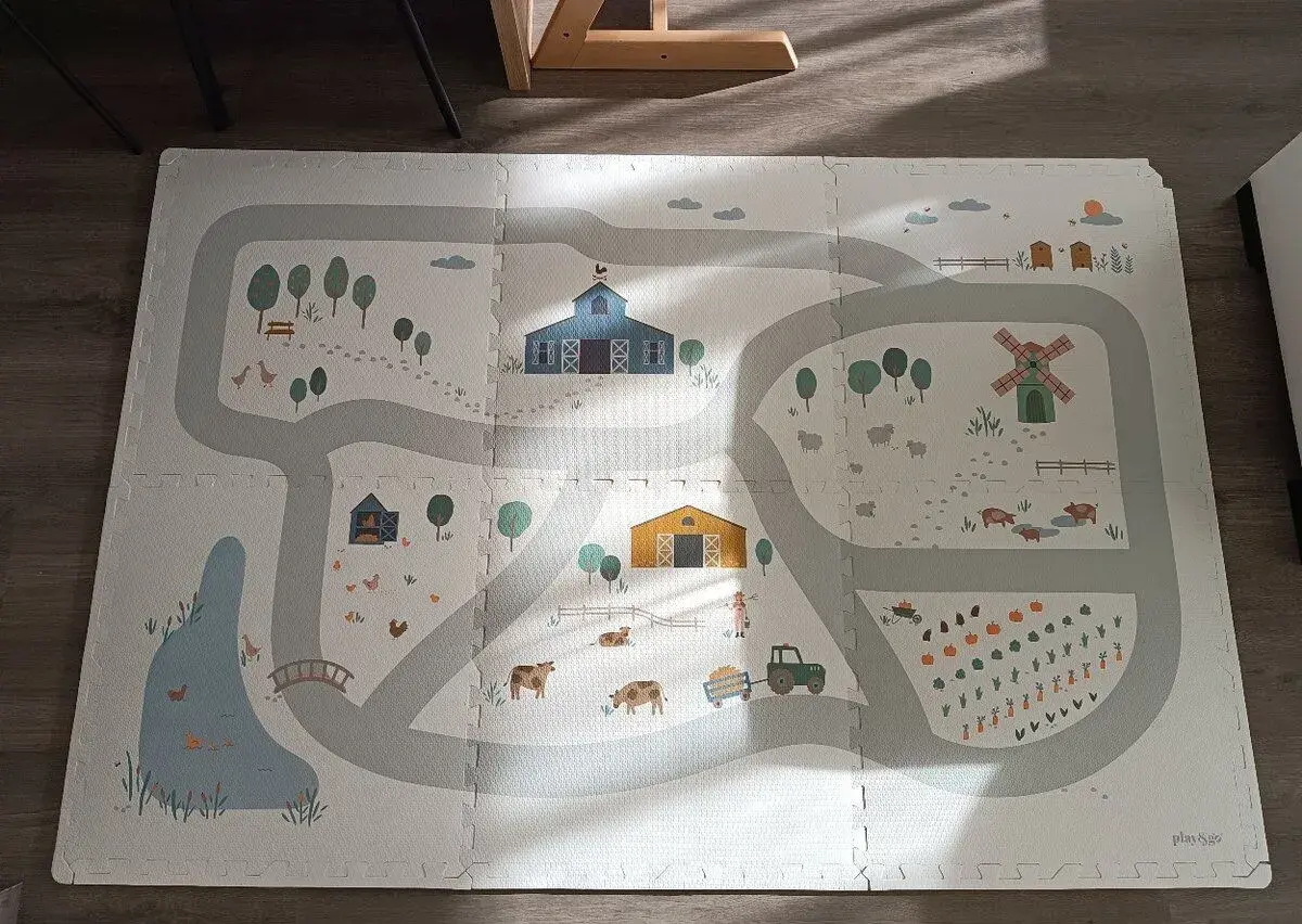 Play&Go EEVAA Tiloo 2v1 – Hrací podložka, úložný box (Farma)