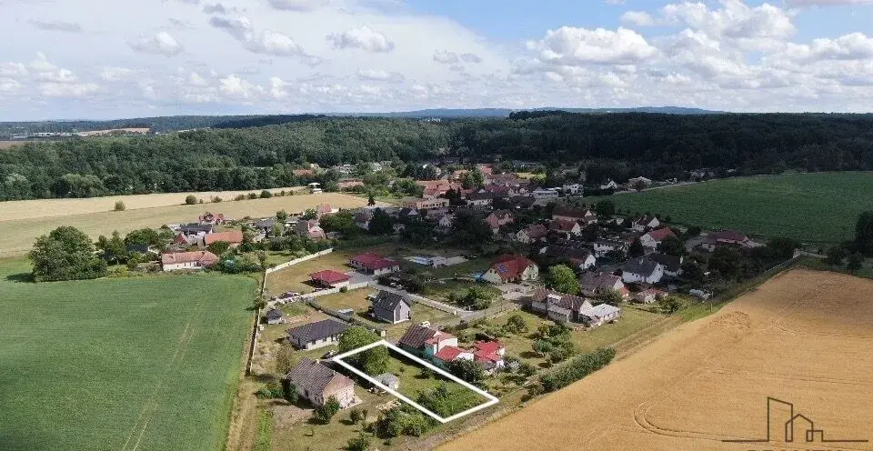 Prodej stavebního pozemku, 813 m2, Brloh u Přelouče