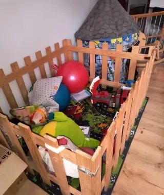 Dřevěná skládací ohrádka od truhláře