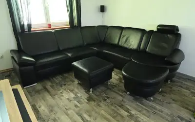 Černá kožená rohová sedací souprava
