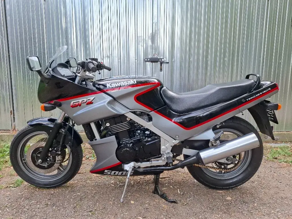 Kawasaki GPZ 500S