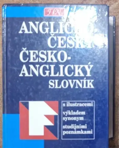 Slovníky. Angličtina, francouzština, španělština, němčina,