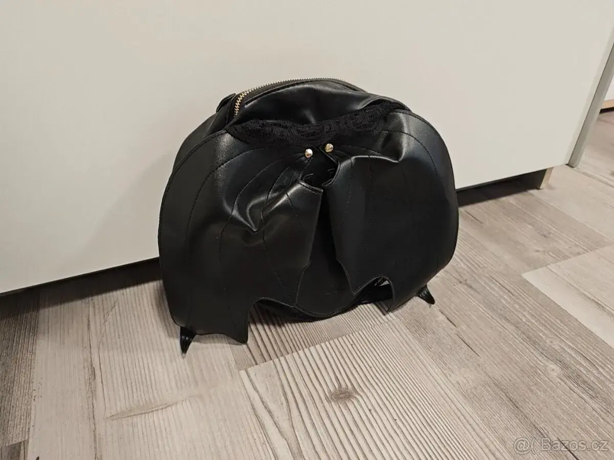 Goth punk netopýří batoh s křídly a krajkou