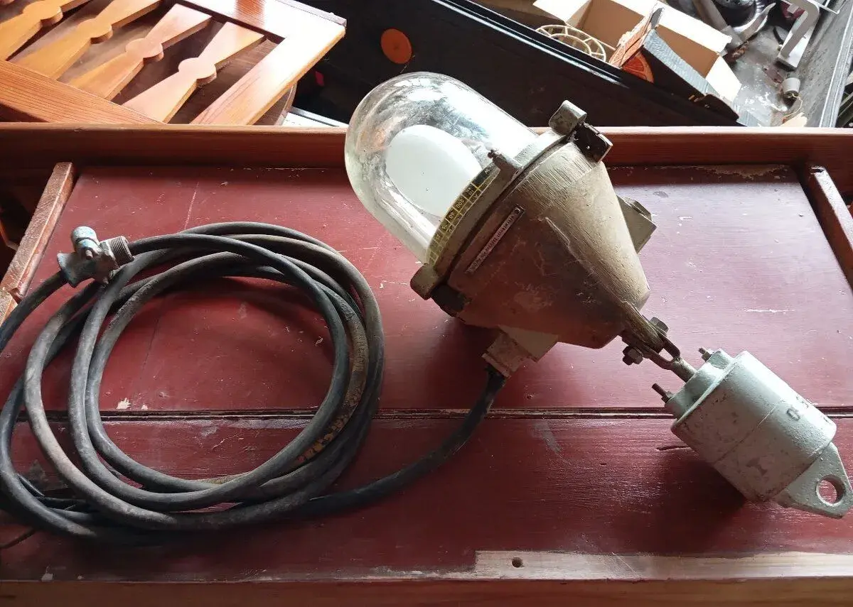 Retro industriální lampa